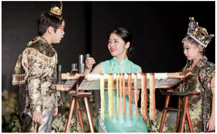 中國(guó)湘繡聯(lián)合辰瑜兒童高定<div   id=